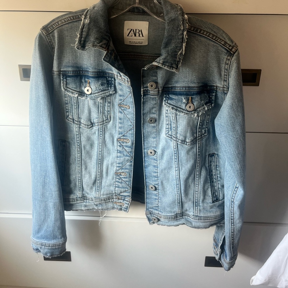 ZARA DISTRESSED DENIM JACKET